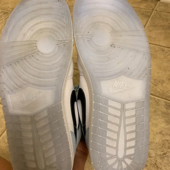 Jordan 1 Mid SE - Picture 11 of 11